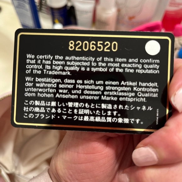 Chanel - Picture 7 of 8